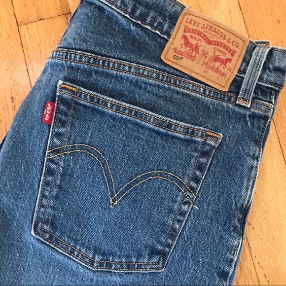 Aritzia LEVIS 501 - straight leg size 32 - Picture 4 of 10